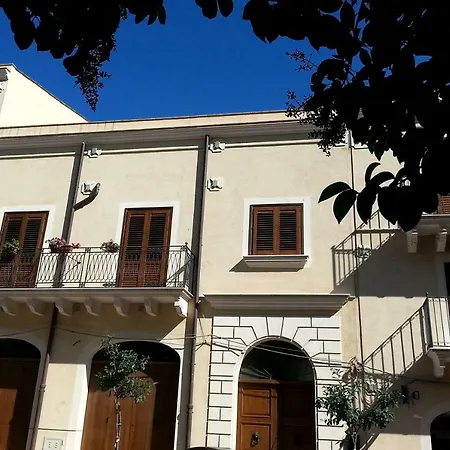 Oda ve Kahvaltı Del Corso 3*